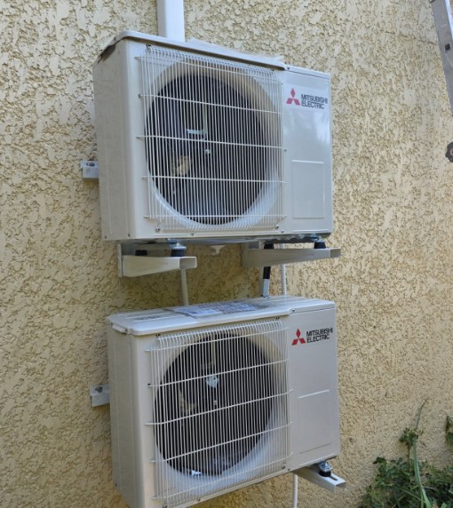 Installation multi-split Mitsubishi Electric dans un T4 à Marseille (13015) — passages propres et réglages